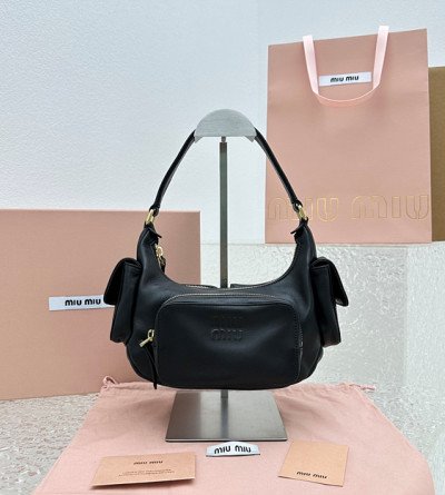 미우미우 나파 레더 멀티 포켓 호보백